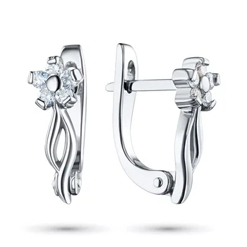 

Earrings in white gold with a diamond