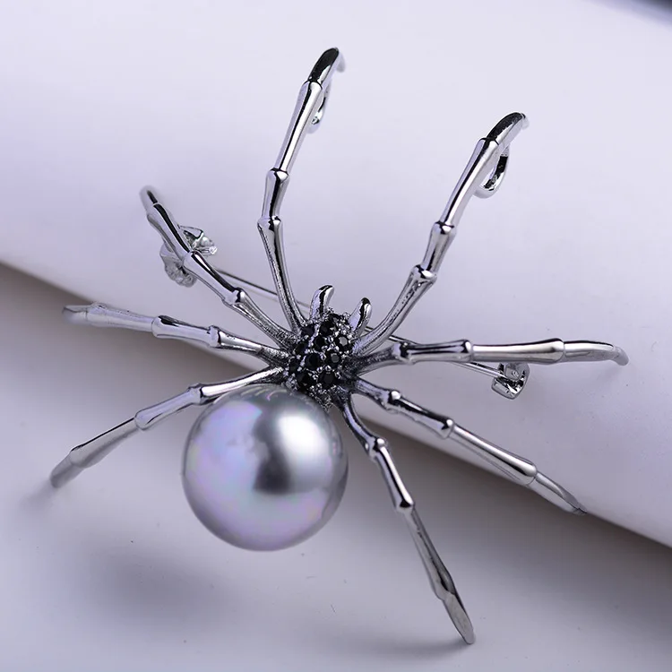 蜘蛛胸针
