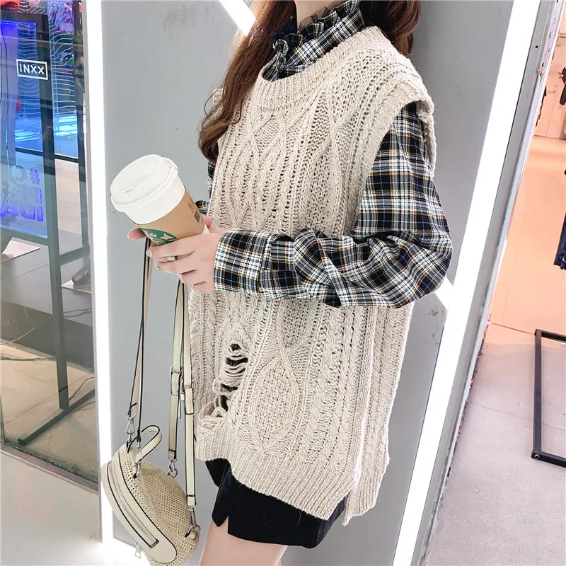 

2019 autumn and winter new sweater vest women's knitted sleeveless wool vest loose vest shoulder school wind wear white female