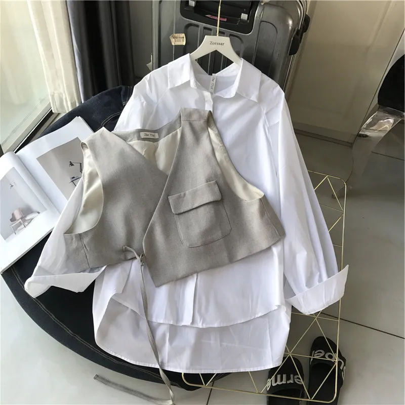 

2020 spring loose white shirt retro Hong Kong taste design niche shirt + short V-neck vest two-piece set