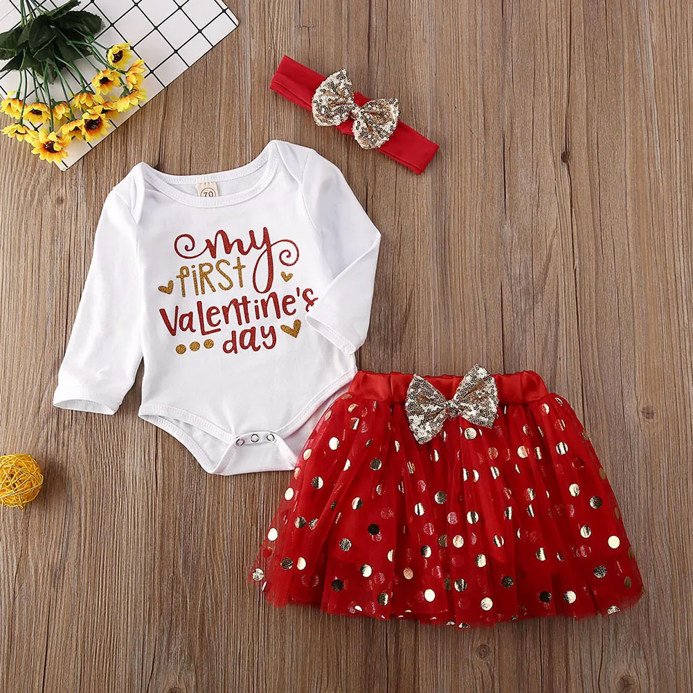 Модный комплект для маленьких девочек с надписью «My First Valentines Day», топы для новорожденных девочек 0-18 месяцев, комбинезон+ фатиновая юбка+ повязка на голову, комплект из 3 предметов
