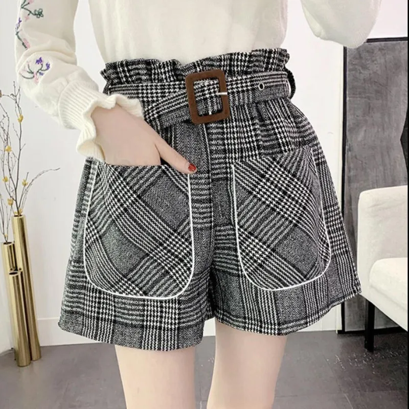 Autumn Winter Female Short Pants New Korean Wild High Waist Pants Lady Plaid Shorts Double-Breasted Boots Pants Women Clothes
