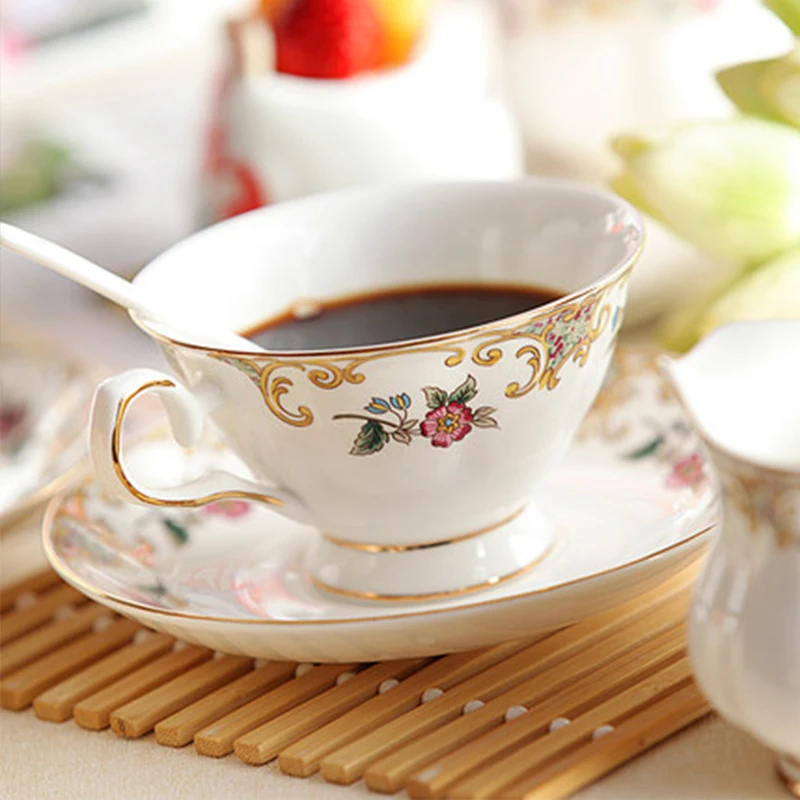 Ceramic Coffee Cups Set European Small Luxury Bone china Afternoon Tea set Flower Tea Cup & Saucer Household Kitchen accessories