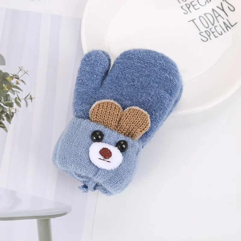 Новые детские перчатки с милым медведем из мультфильма для детей 0-3 лет, зимние вязаные шерстяные варежки для новорожденных, бархатные толстые Детские теплые перчатки - Цвет: Синий