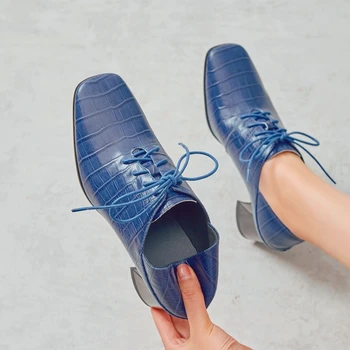 

INS Women pumps natural leather shoes plus size Embossed stone pattern shoes British style ladies shoes thick heel shoes woman