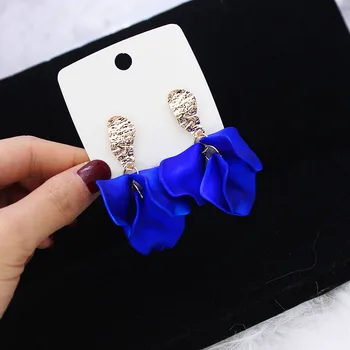 

Shiny Side Footprint Stud Earrings for Women Simple Style Elegant Flower Earrings