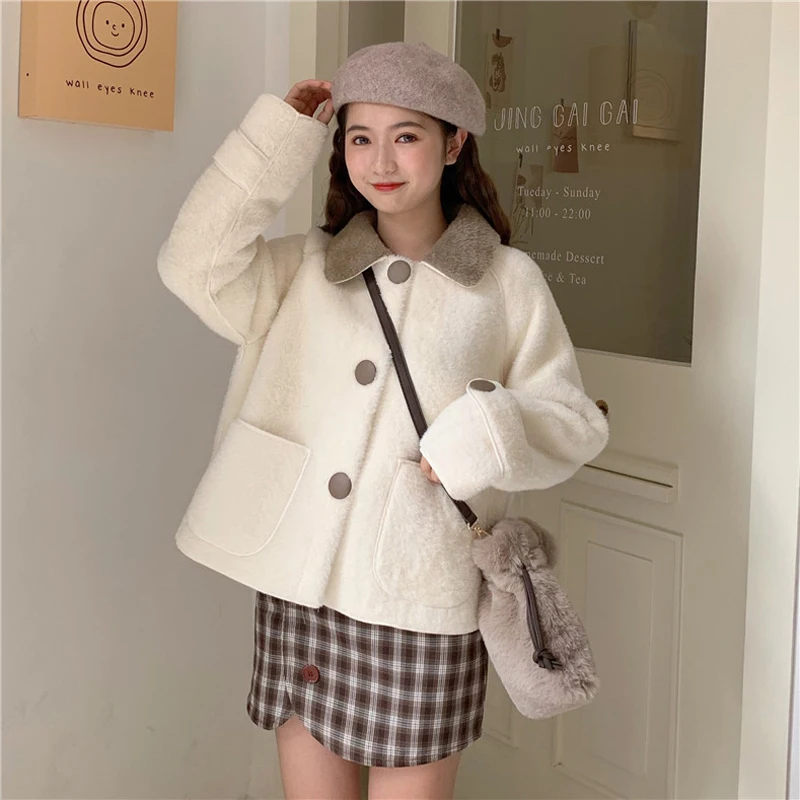 

clothing autumn and winter 2021 Korean version thickened contrast color Lapel short small plush coat warm cotton coat