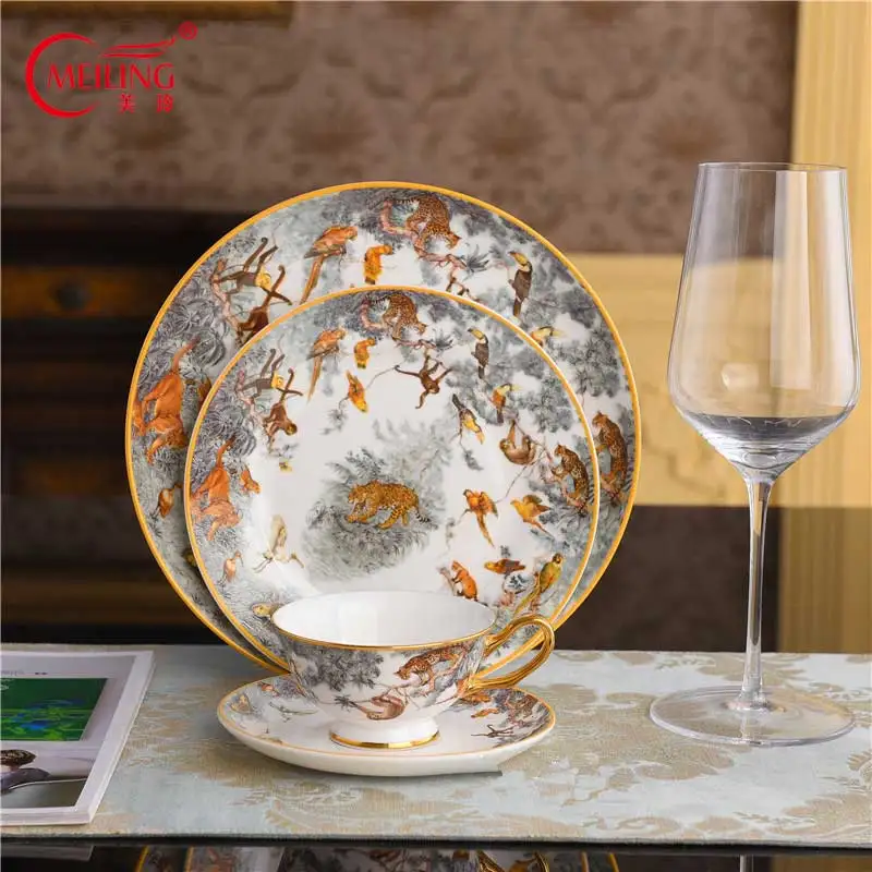 

Luxury Decorative Forest Animals Plates Porcelain Serving Dinner Plate Fruit Tray Personalized Ceramic Dish Kitchen Decor Gifts