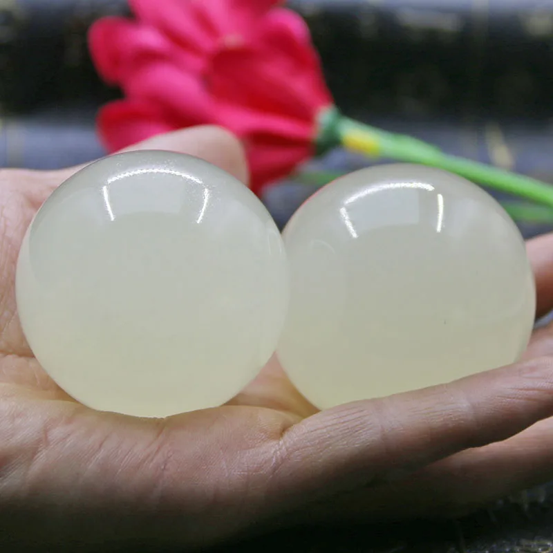 Natural Ice Seed Jade Fitness Ball Jade Health Care Massage Hand Piece To The Elder Ball Play