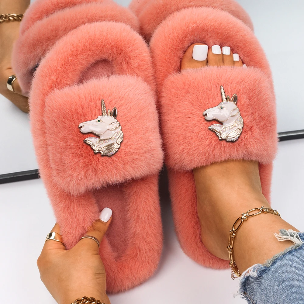 Faux Fur Cozy Slippers for Women Luxury Rhinestone Decor Winter Warm Casual Shoes Fur Sandals Slides Flip Flops Designer Shoes