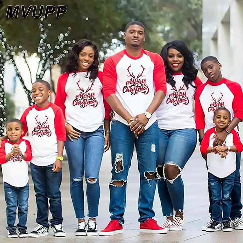 Рождественская забавная семейная одежда для папы, мамы и меня; длинная футболка с заплатками; одинаковые модные комплекты с оленем для мамы, дочки, папы и сына