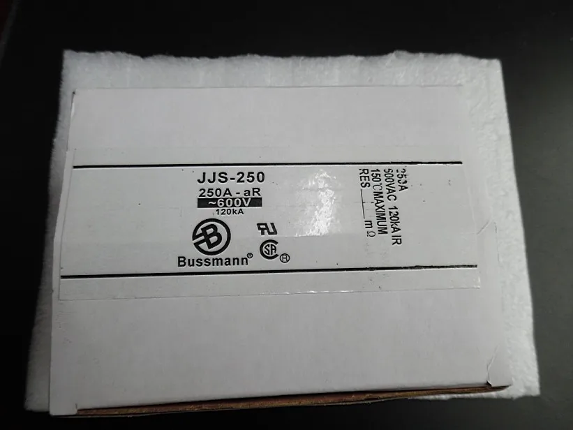 Предохранители: JJS-250 250A 600V aR/JJS-225 JJS-300 JJS-400 600V aR