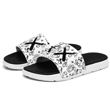 Light Weight Men Slider Slippers Fashion Casual Shoes Non-slip Slides Bathroom Summer Sandals Soft Sole Flip Flops Men