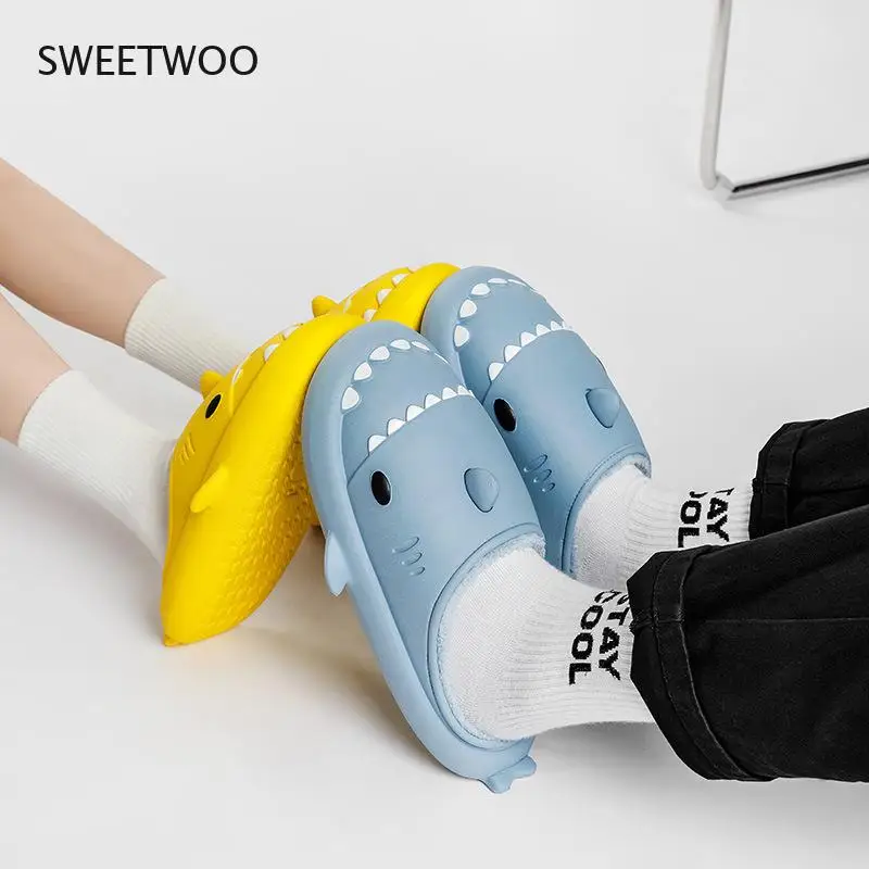 Men and women warm slippers waterproof and non-slip cotton plush shoes indoor and outdoor Autumn 2022