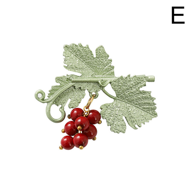 Vintage Enamel Green Color Plant Pearls Pin Tree Lotus Leaf Blueberry Cherry Flower Brooch for Women Accessories Jewelry