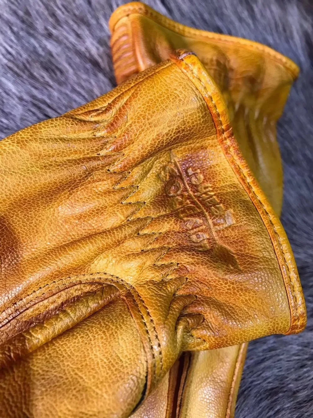 UBGLYBROS UBG53 distressed leather glove touchscreen 5