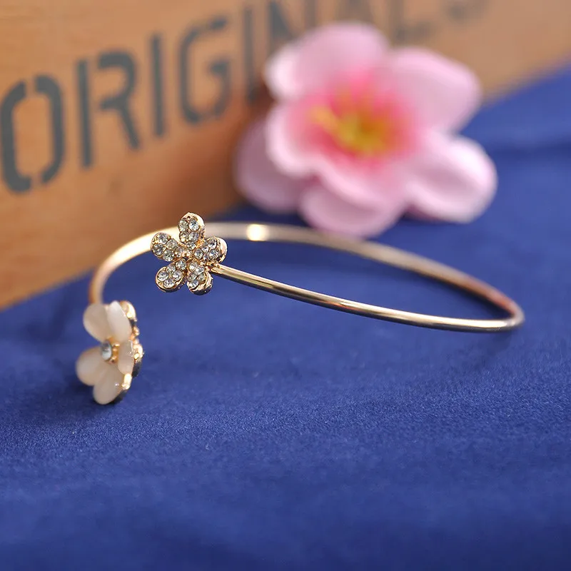 Metal Crystal Bracelet Women Girl Fashion Flower Opal Charm Jewelry