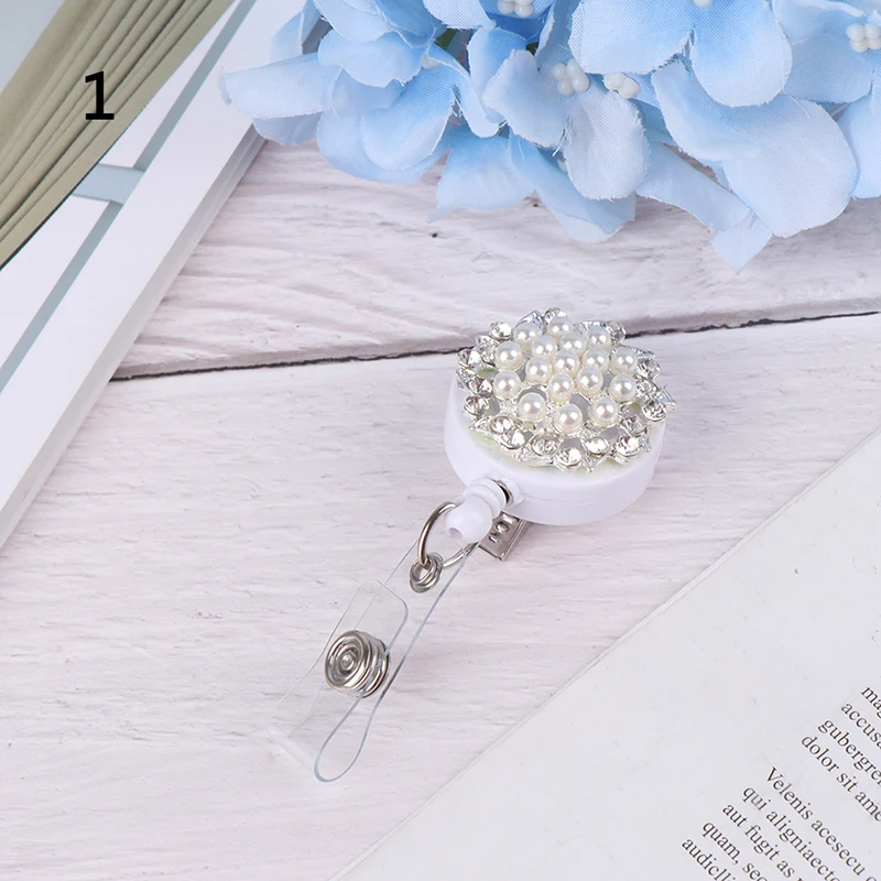 New Arrival 1 PC Top Quality Acrylic Retractable Nurse Badge Reel Fashion Rhinestone Pearl Students ID Card Badge Holder - Цвет: 1