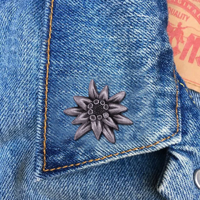 Edelweiss Flower Pin