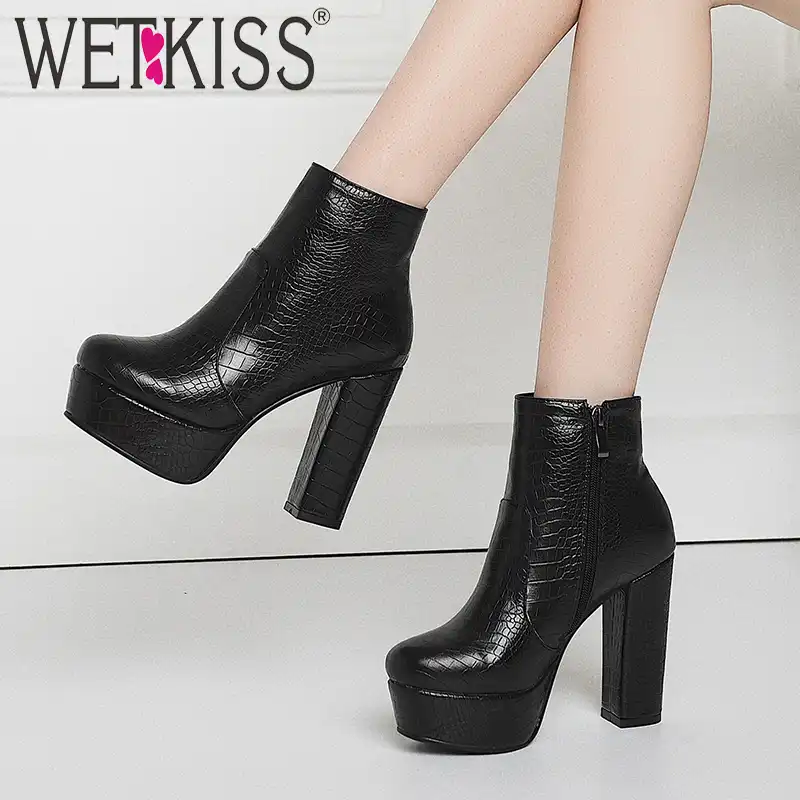 round toe platform boots