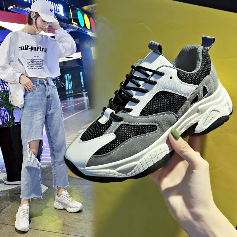 Стильная женская повседневная обувь; кожаные кроссовки на платформе для влюбленных; Harajuku; обувь на толстой плоской подошве; теннисная обувь на танкетке; цвет белый