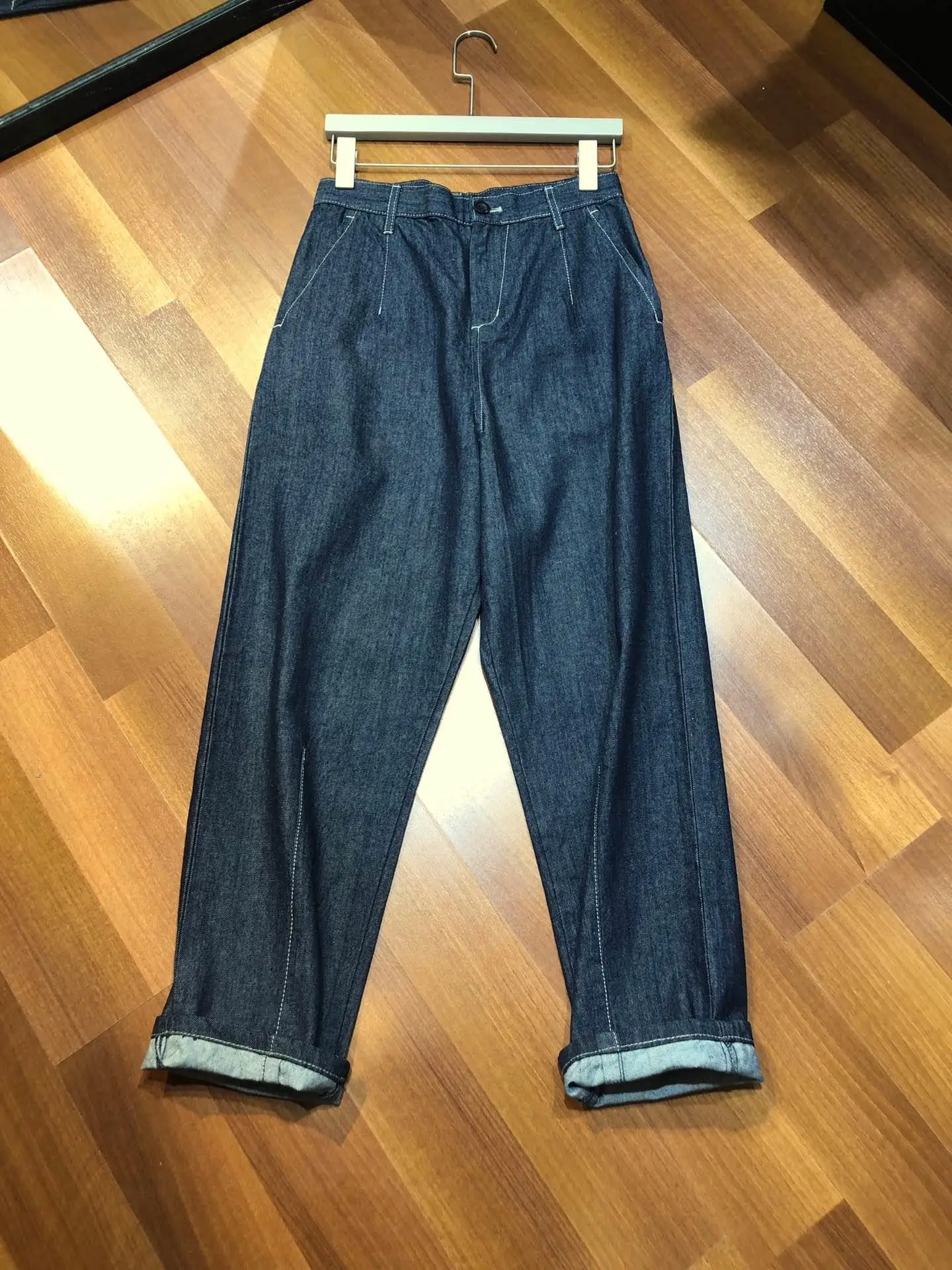 

2019 ladies fashion loose high waist hanging jeans 0910