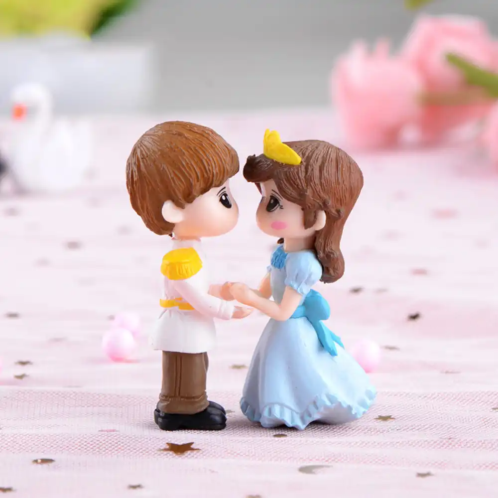 miniature couple dolls