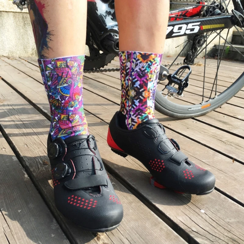 Профессиональные брендовые носки для велоспорта, дышащие, защищающие ноги, медиаторы с цветными принтами, спортивные носки высокого качества, велосипедные, велосипедные, беговые носки