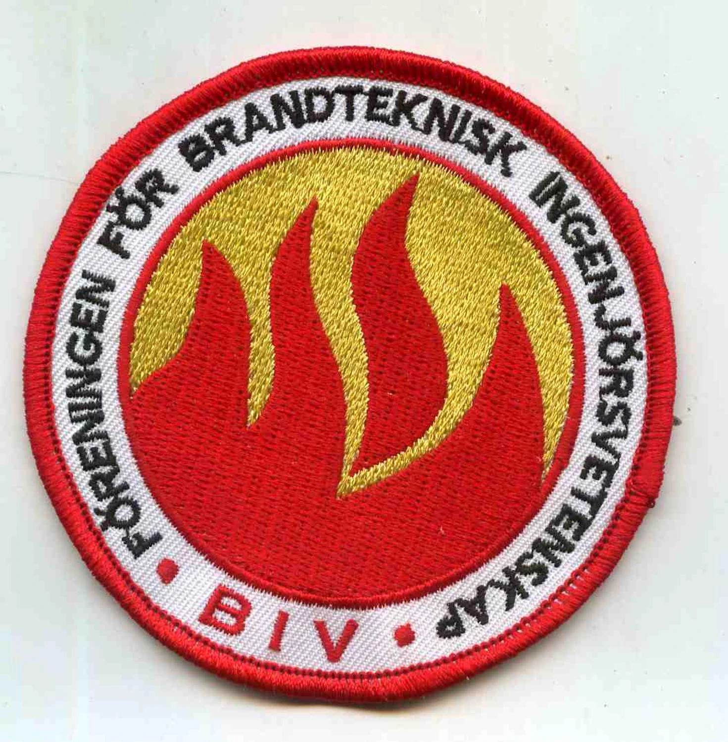 Embroidered Iron on Patches for clothes custom logo iron on transfer