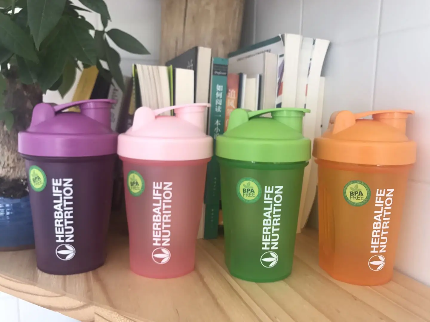 Высокий набор-Herbalife шатающийся стакан пункт молочного встряхивания Протеиновой порошковой чашки с мячом УФ печати смешивая чашка