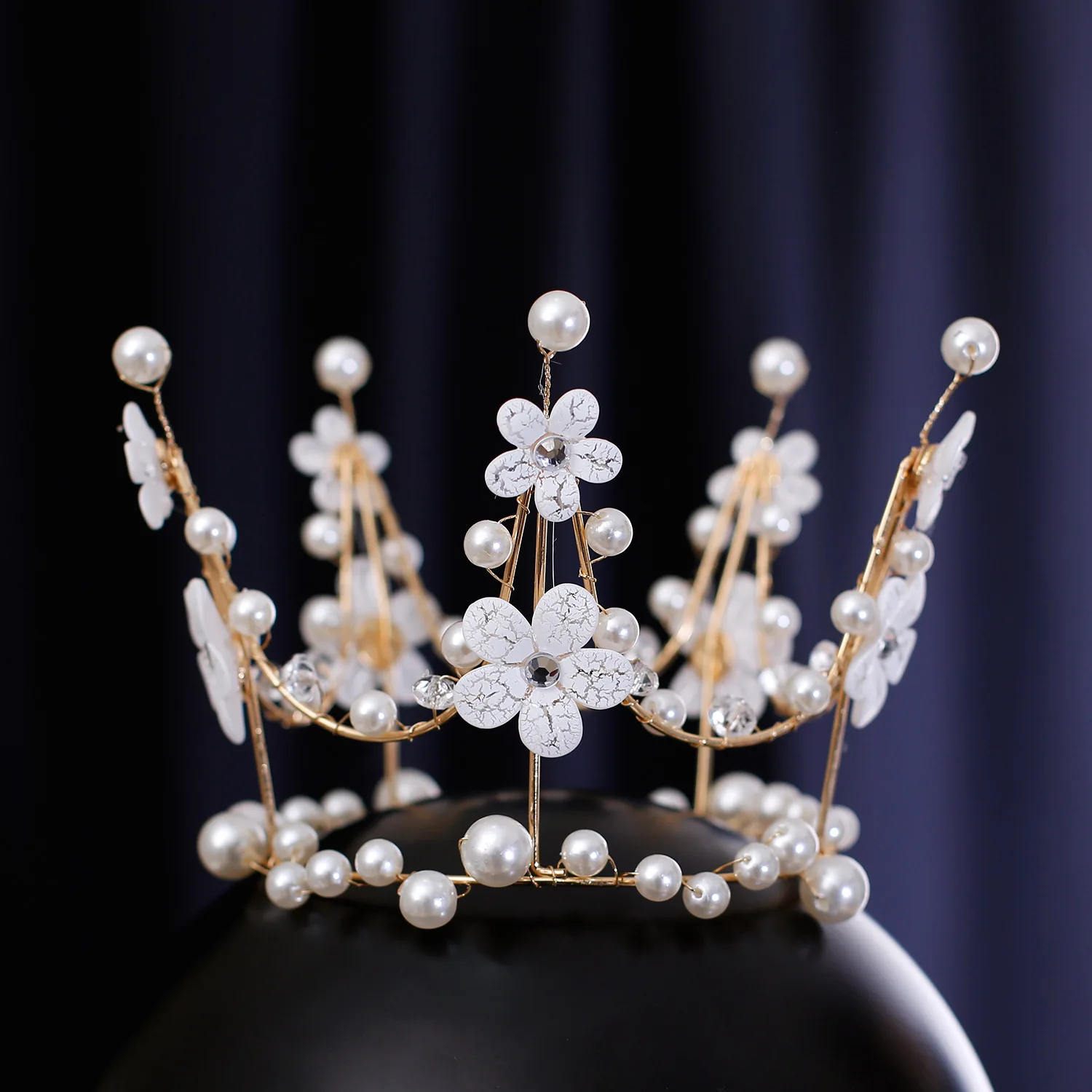 

Bridal Crown Headdress Korean Exquisite Round Ball Head Crown Fower Hair Accessories Birthday Photo Studio Wedding Accessories