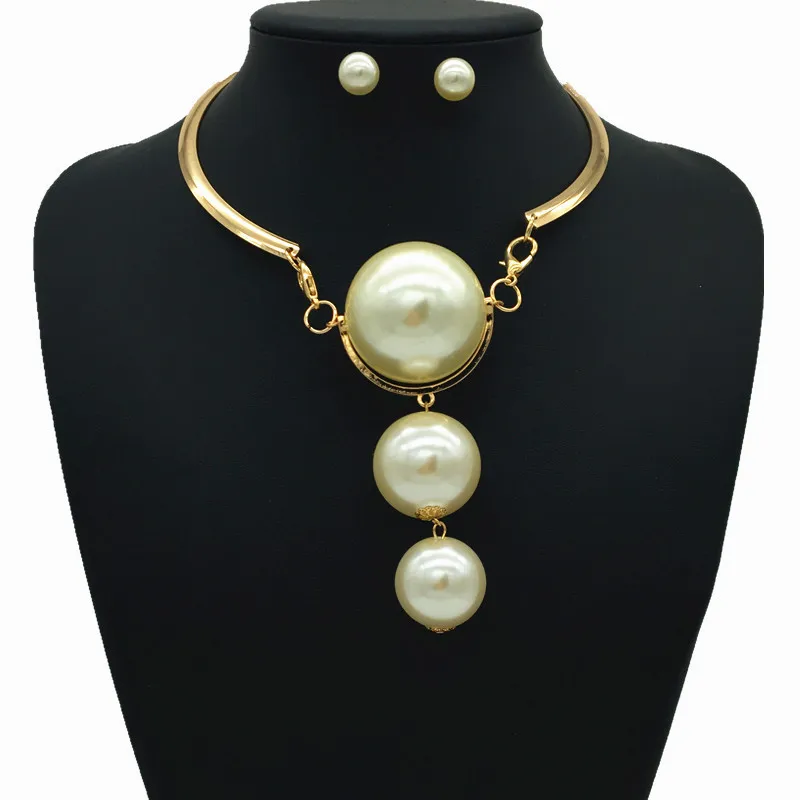 

Europe And America Large Pearl Pendant Necklace Exaggeration Accessories Necklace Suit