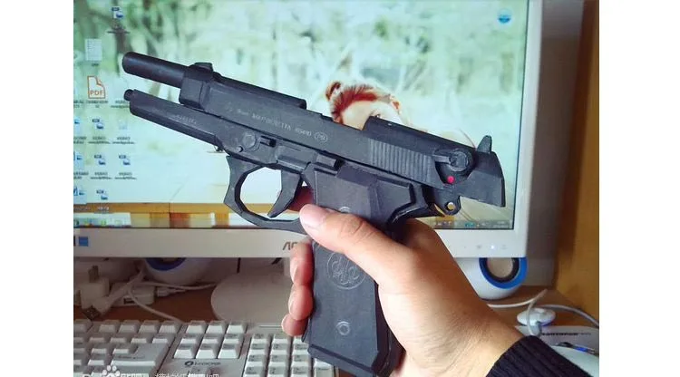 1 : 1 Firearms CS M92F 3D Paper Model Gun Pistol Handmade Toy 3d paper model military gun toy