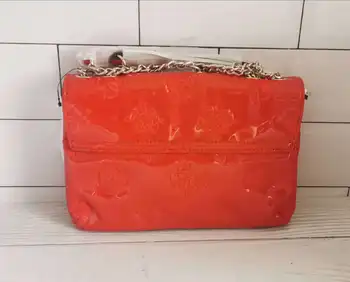 

2020 summer new waterproof patent leather fashion shoulder messenger embroidered double zipper handbag