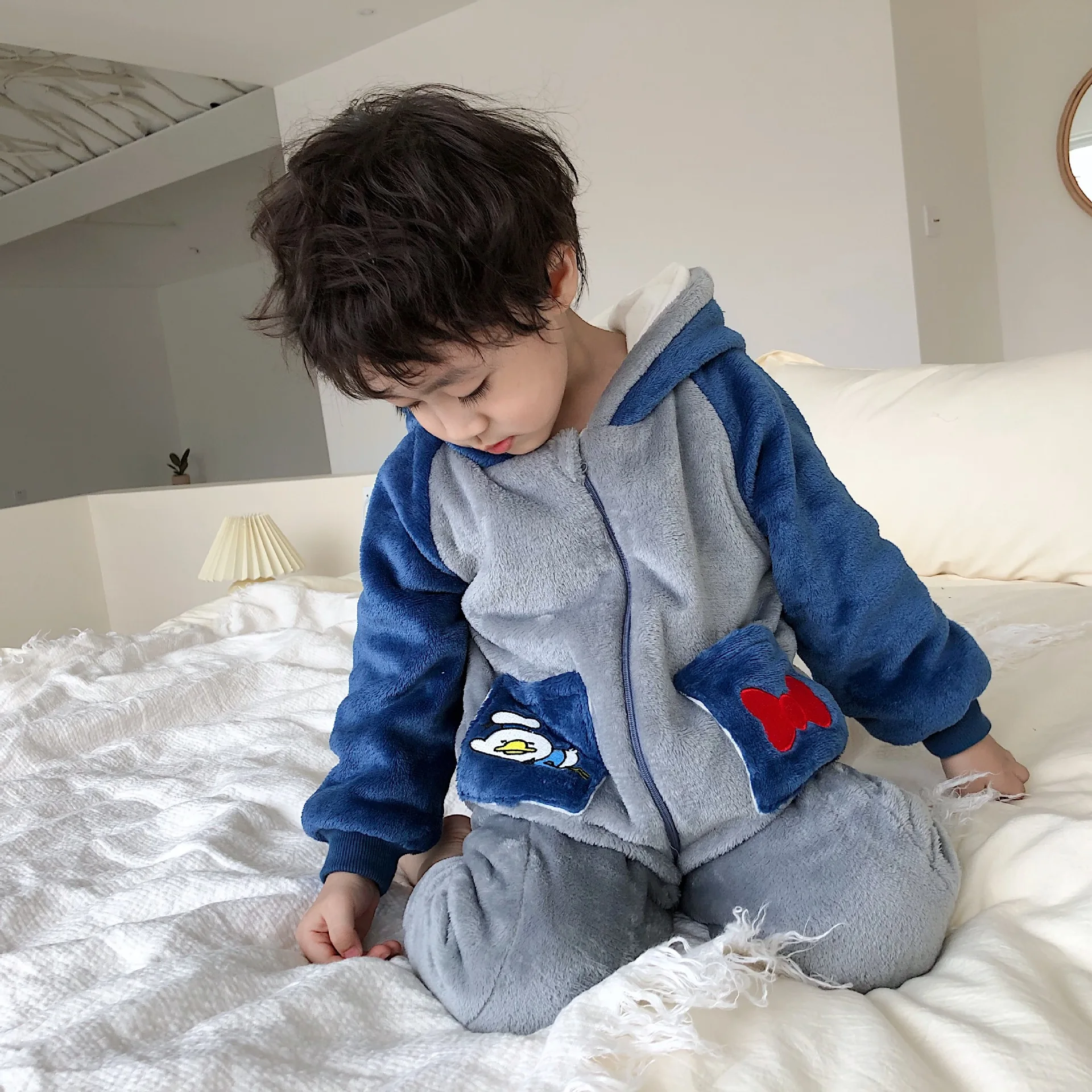 Tonytaobaby/Новинка зимы; фланелевый детский спальный мешок с капюшоном для мальчиков и девочек; теплый внутренний спальный мешок