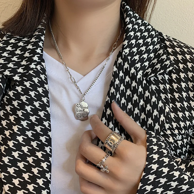 

Серебряное Ожерелье S925 для женщин, квадратное ожерелье с улыбающимся лицом, простое колье до ключиц, ювелирные изделия, оптовая продажа