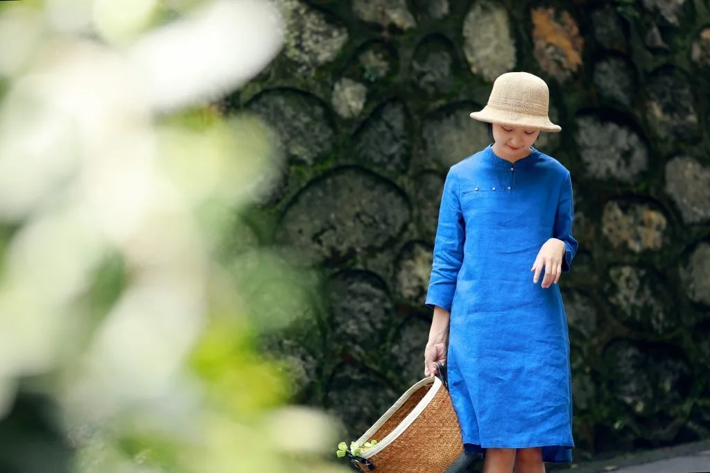 Самоуправляемый китайский стиль Cheongsam маленькая станция свинцово чистое белье авторские платья простые тонкие платья