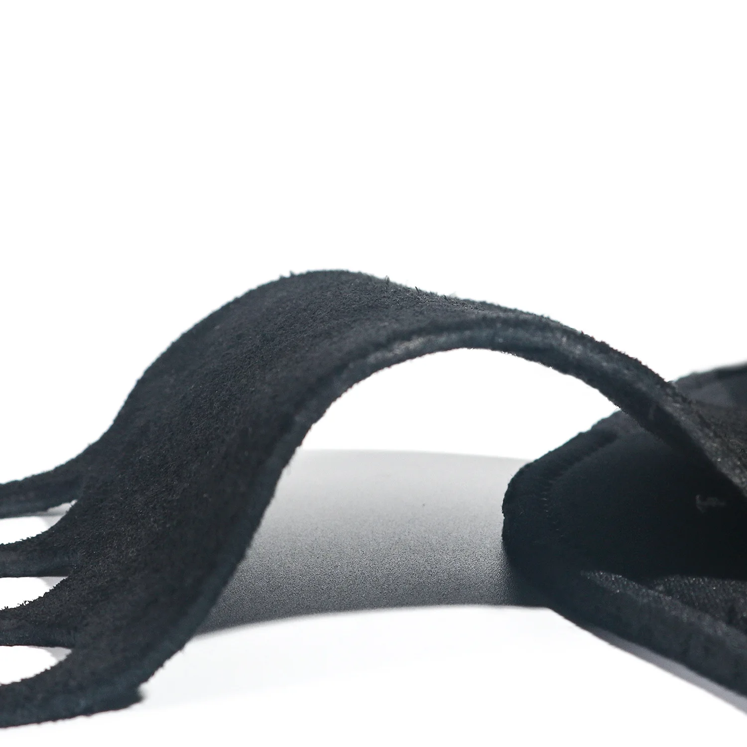 3-Hole Finger Crossfit Leather Hand Grips with Neoprene Wrist Wraps for Gymnastics Rings Gym Weight Lifting Pull Up Bar Training