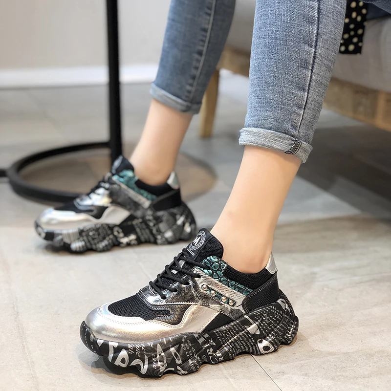 

Ladies Graffiti Dad Shoes Lace-up Sneakers Women Flats Round Toe Flat Platform Shoes Women Casual Vulcanized Shoes Woman Autumn