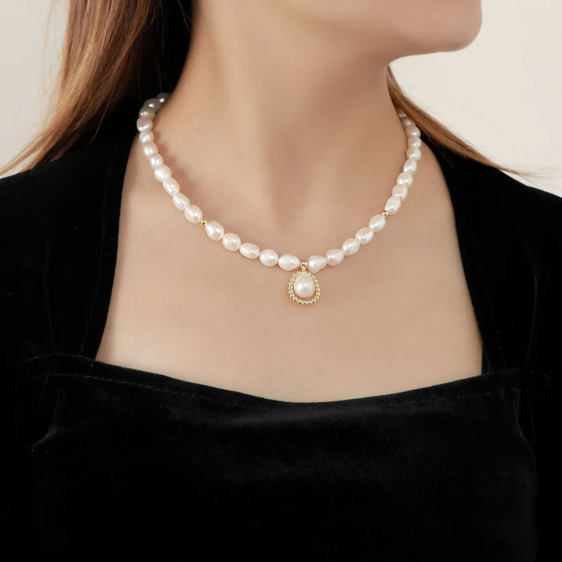 

Silvology 925 Sterling Silver Water Drop Pearl Pendant Necklace for Women Elegant Palace Luxury Necklace Ladies Fashion Jewelry