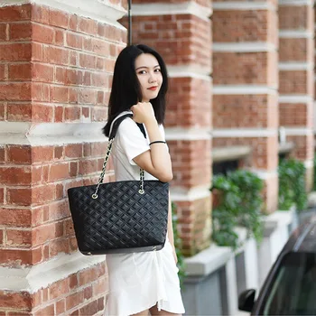 

2020 autumn and winter leather diamond chain shoulder messenger bag big bag small fragrance handbag