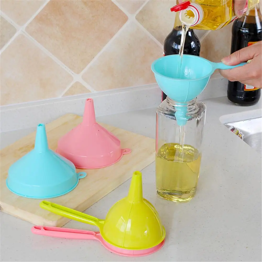 

Plastic Funnels handled Liquid Funnel Kitchen Gadgets Mini Liquid Oil Filling Variety Kit Liquid Kitchen Funnels Random Color
