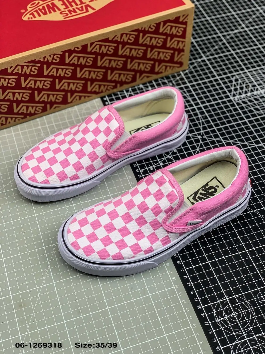 Оригинальные слипоны VANS со стены ComfyCush Розовые туфли без застежки в клетку для