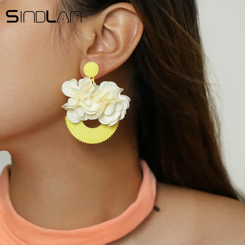 

Sindlan European Exaggerated Large Flower Dangle Earrings for Women Yellow Round Statement Earrings Brincos Fashion Ear Jewelry