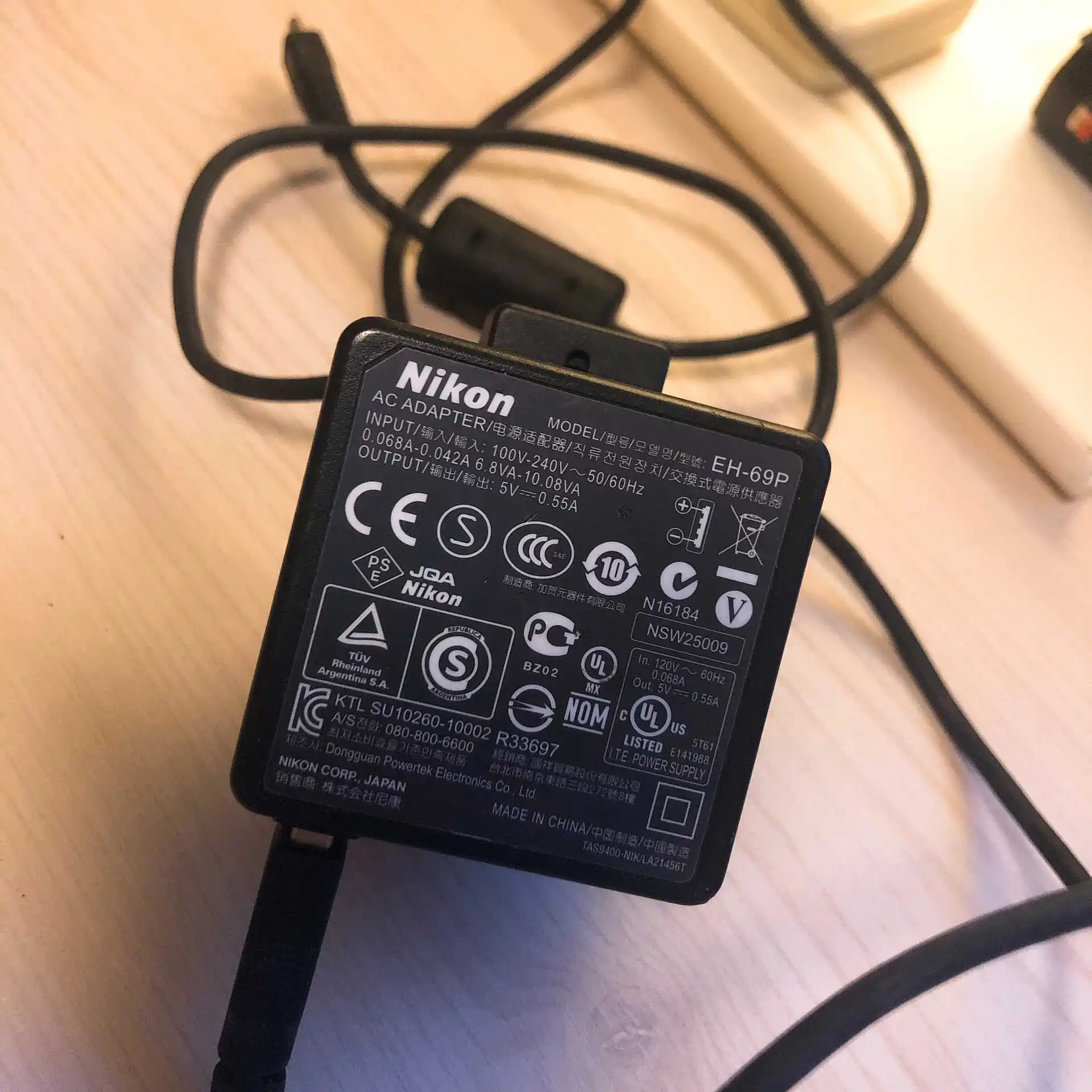Используется Nikon COOLPIX P300 12,2 мегапикселя; цифровая камера 4.2x широкоугольный Автофокус стабилизация изображения с микрофоном