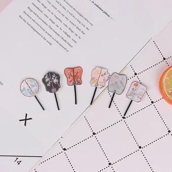 

2Pcs 1:12 Dollhouse Miniature Lady Fan Dolls' Accessories Dollhouse Furniture