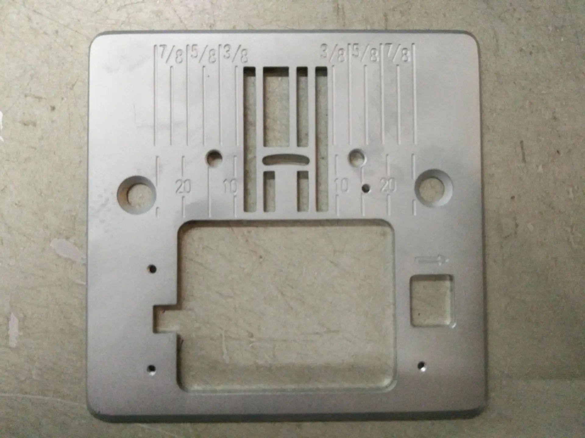 Piastra Dell'Ago Della Macchina Da Cucire Singer Muslimayly Di Grande Qualità Per 4423 4432 5511 Parte #416472401