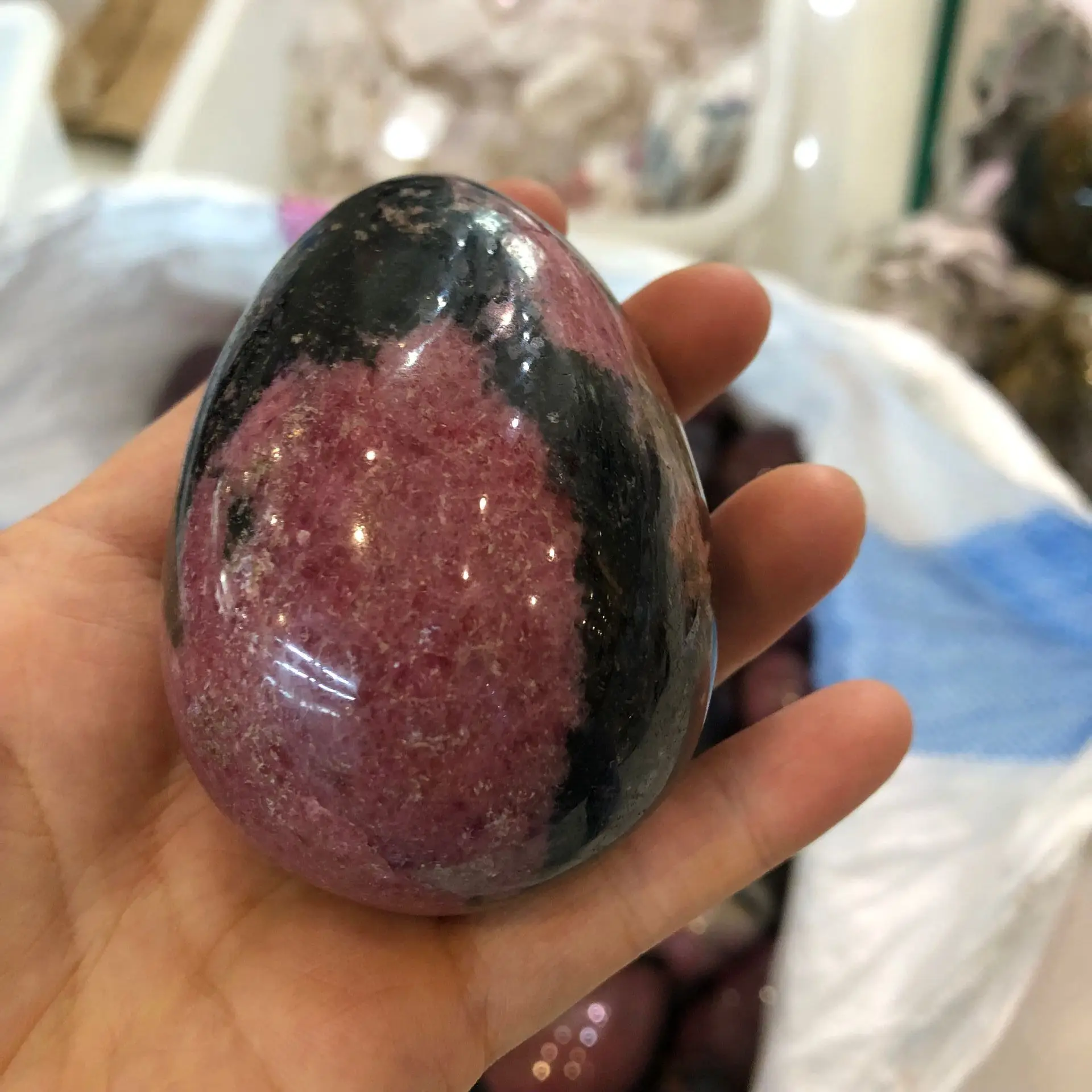 

7-8cm Natural Rock crystal eggs plum blossom tourmaline egg