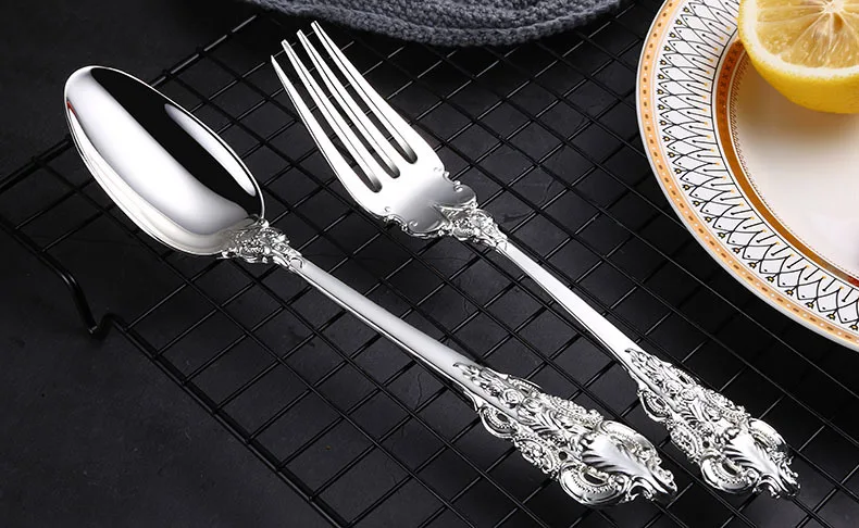 silverware set
