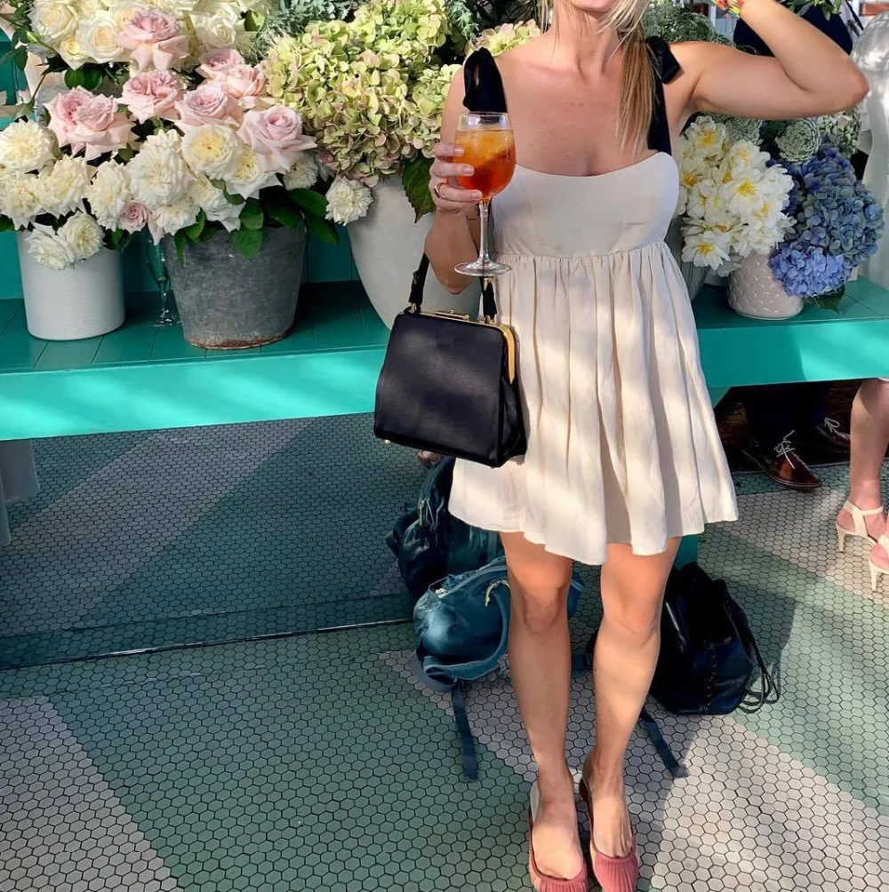 10856743982_2131638060